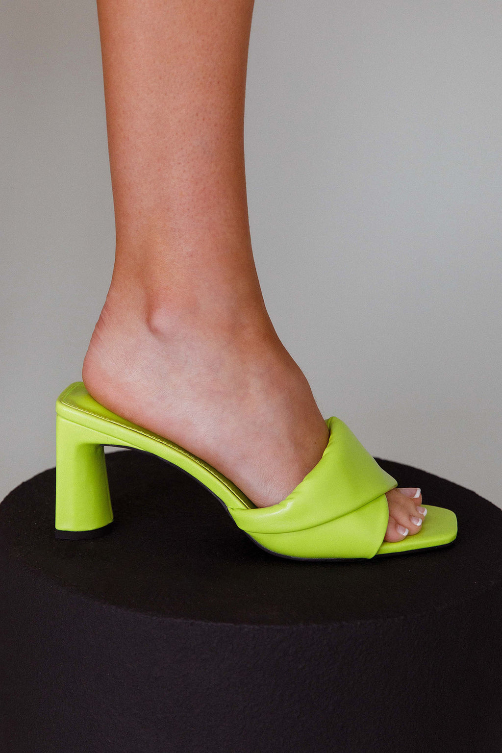 Therapy Kardi Heel Citrus by Selfie Leslie