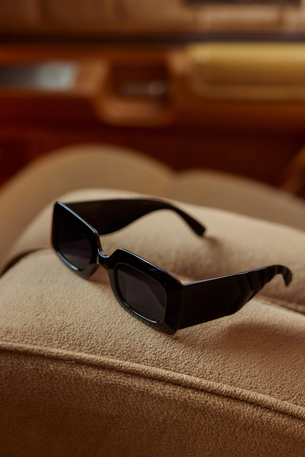 Hailey Rectangular Sunglasses Black by Selfie Leslie