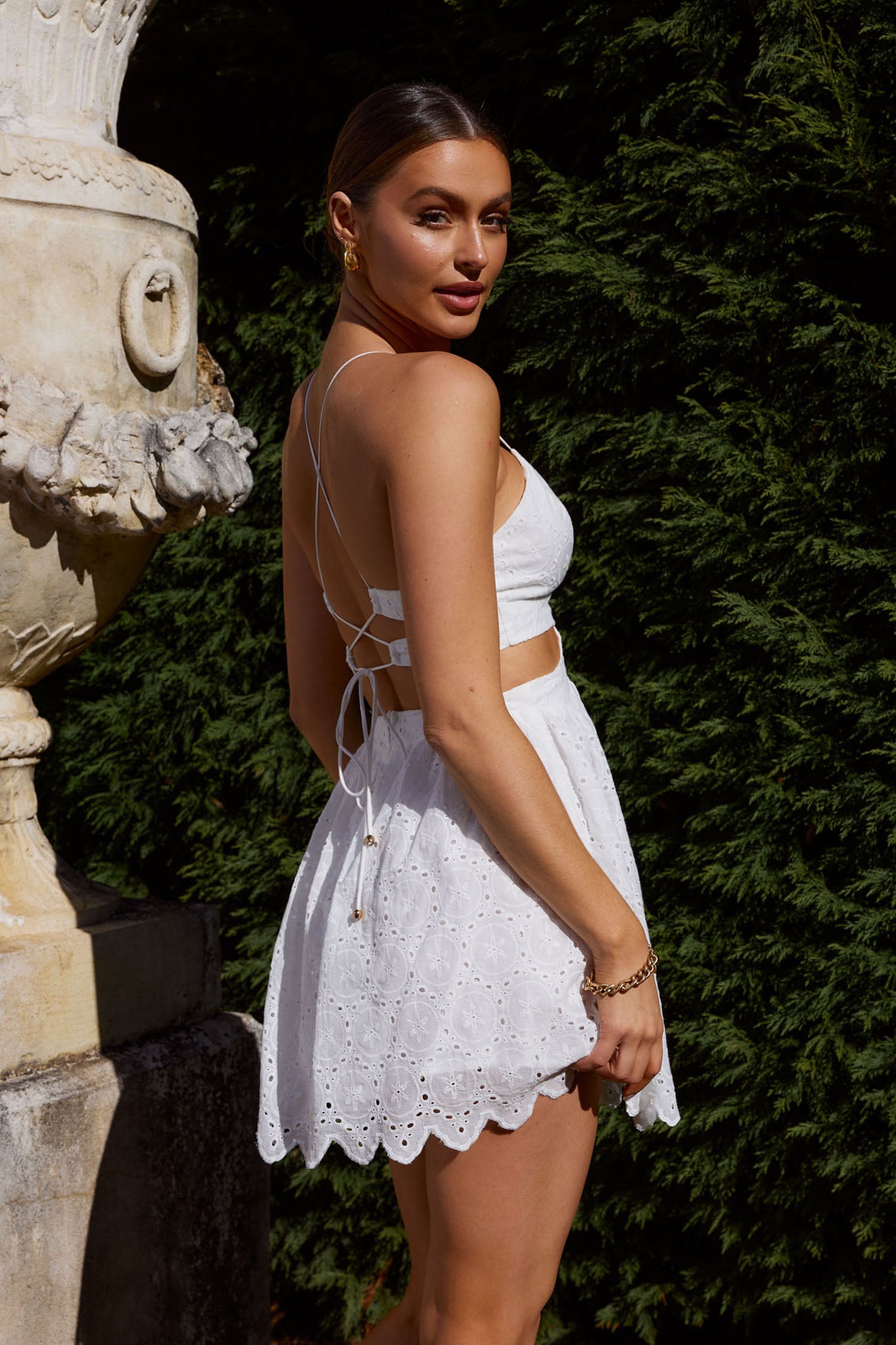 white cut out mini dress Sloane Eyelet Embroidery Cut-Out out waist NWT Tuckernuck Velvet Graham dress sneaker Size:US24W/UK32/EU56
