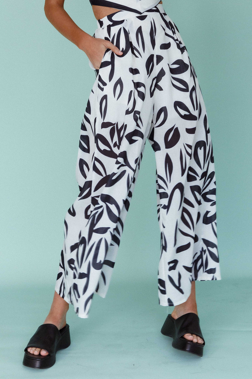Randi Wide Leg Pants Leaf Print Black by Selfie Leslie