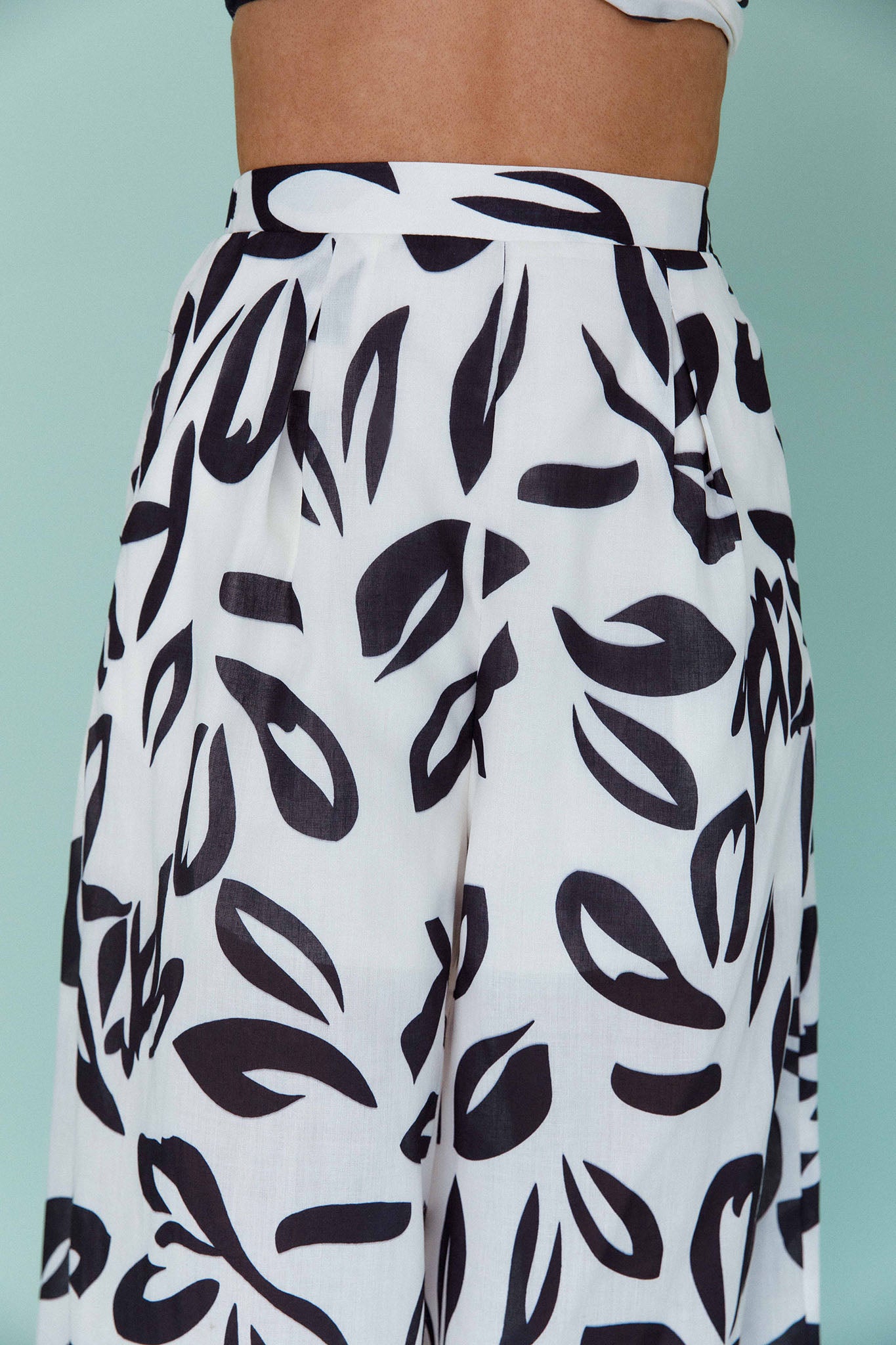 Randi Wide Leg Pants Leaf Print Black by Selfie Leslie