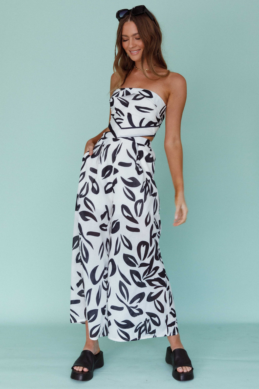 Randi Wide Leg Pants Leaf Print Black by Selfie Leslie