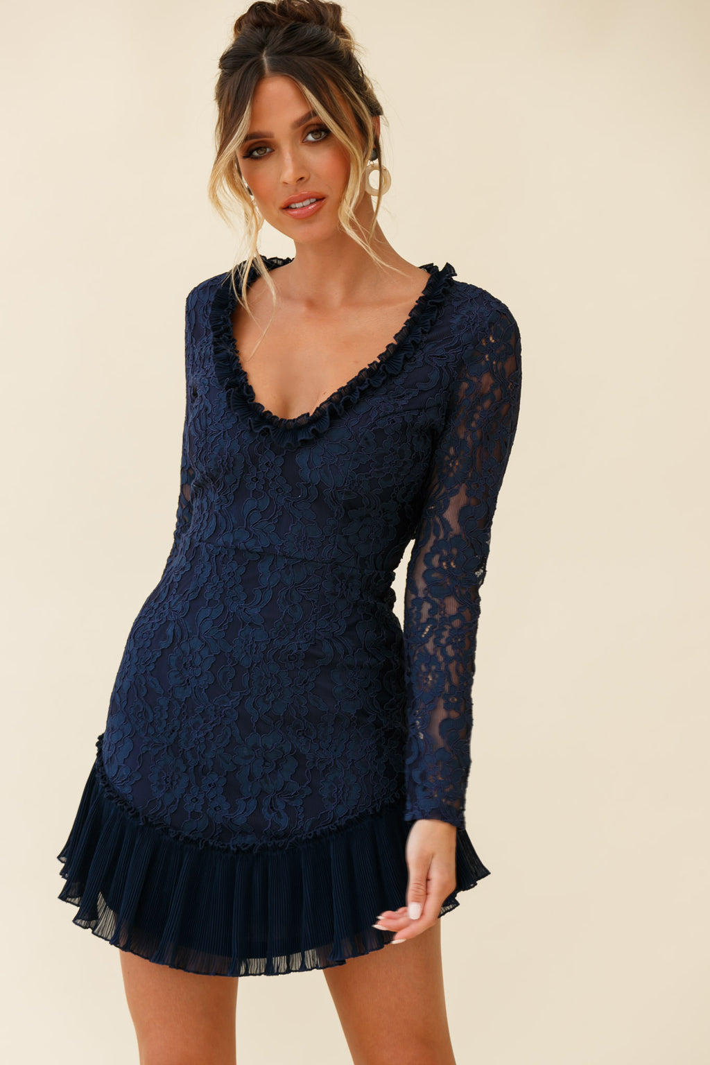 Isabella Long Sleeve Open Back Lace Dress Navy - Xs Isabella Long Sleeve Open Back Lace Dress Navy - Xs