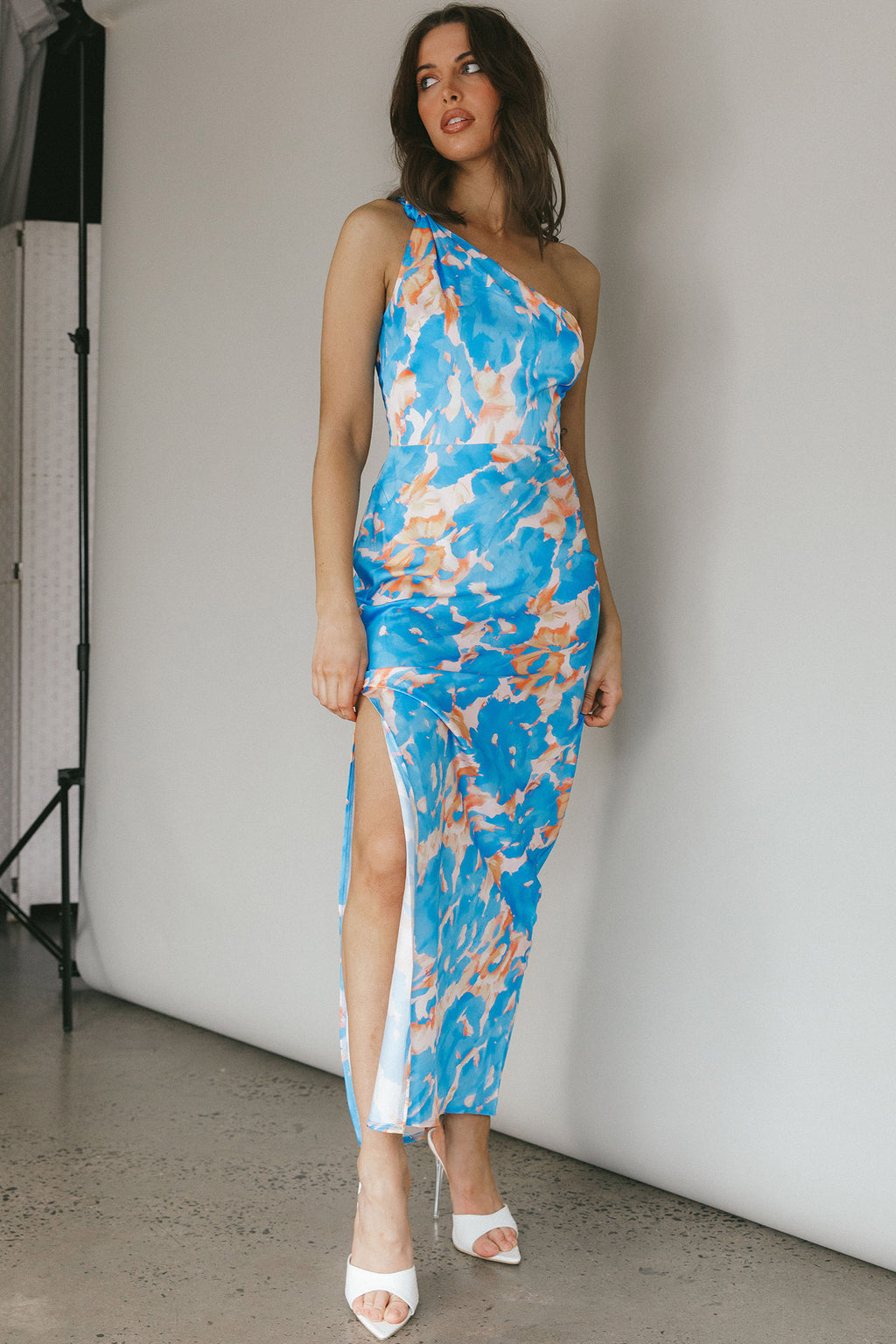 Portland One-Shoulder Maxi Dress Floral Blue by Selfie Leslie