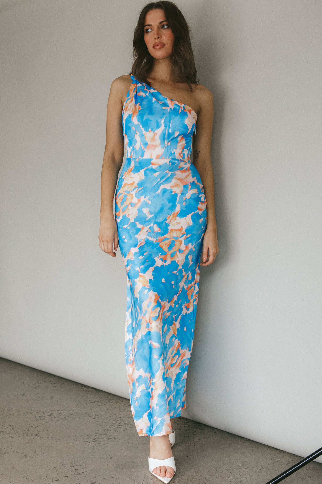 Portland One-Shoulder Maxi Dress Floral Blue by Selfie Leslie