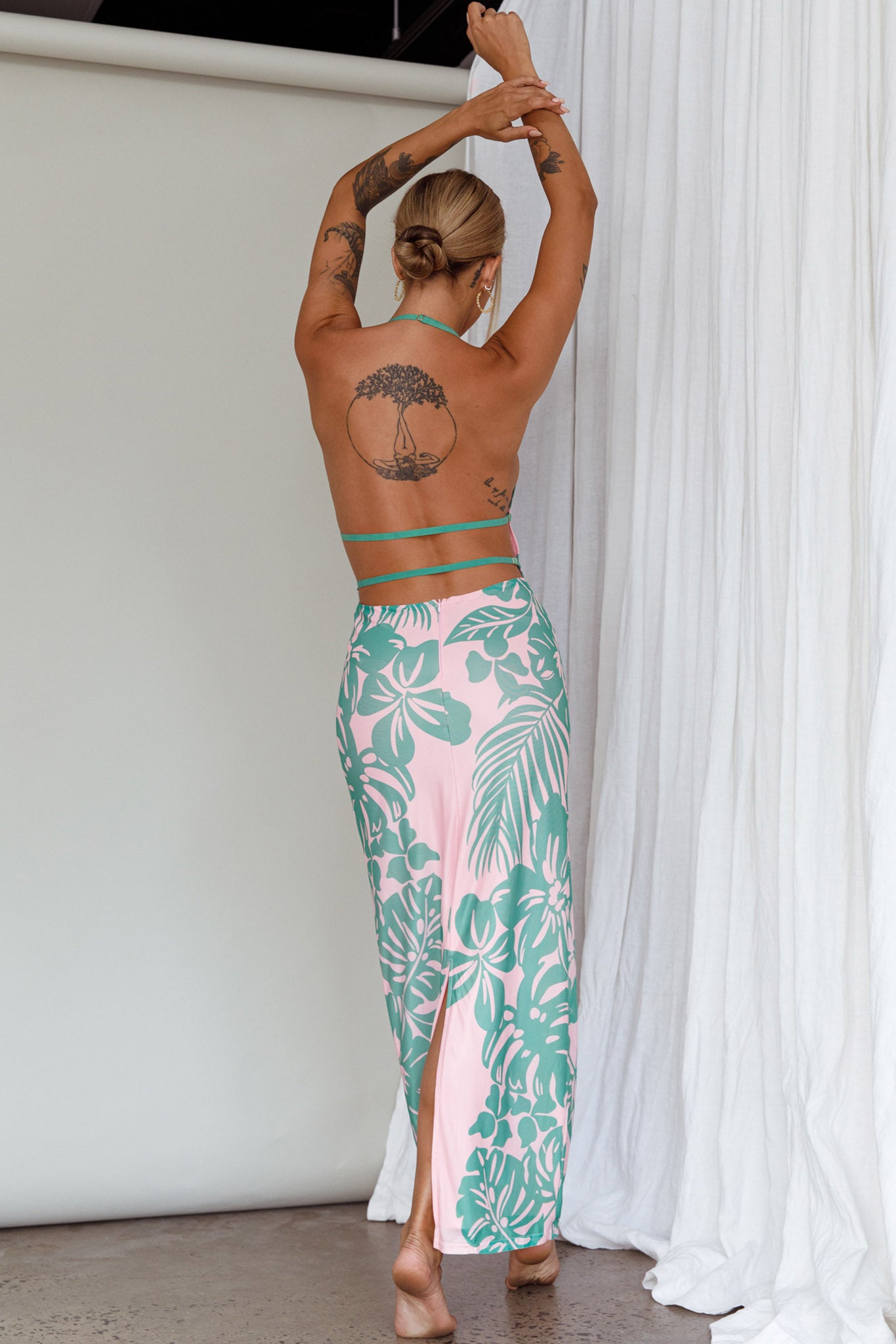Fiji Feeling Midi Dress Tropical Pink by Selfie Leslie