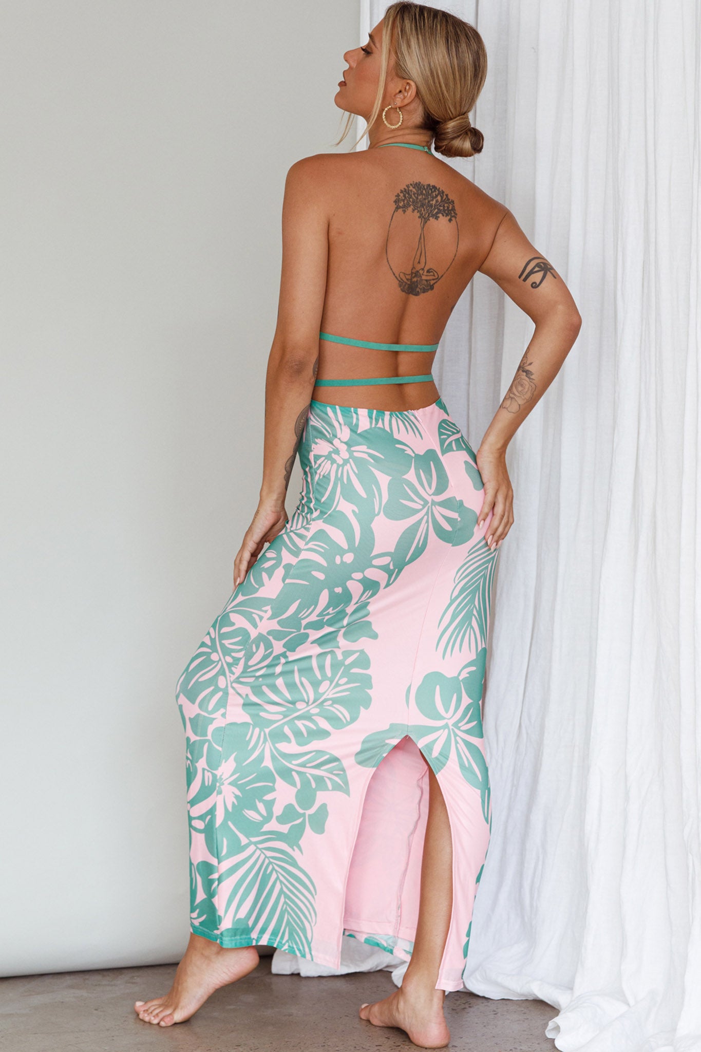 Fiji Feeling Midi Dress Tropical Pink by Selfie Leslie