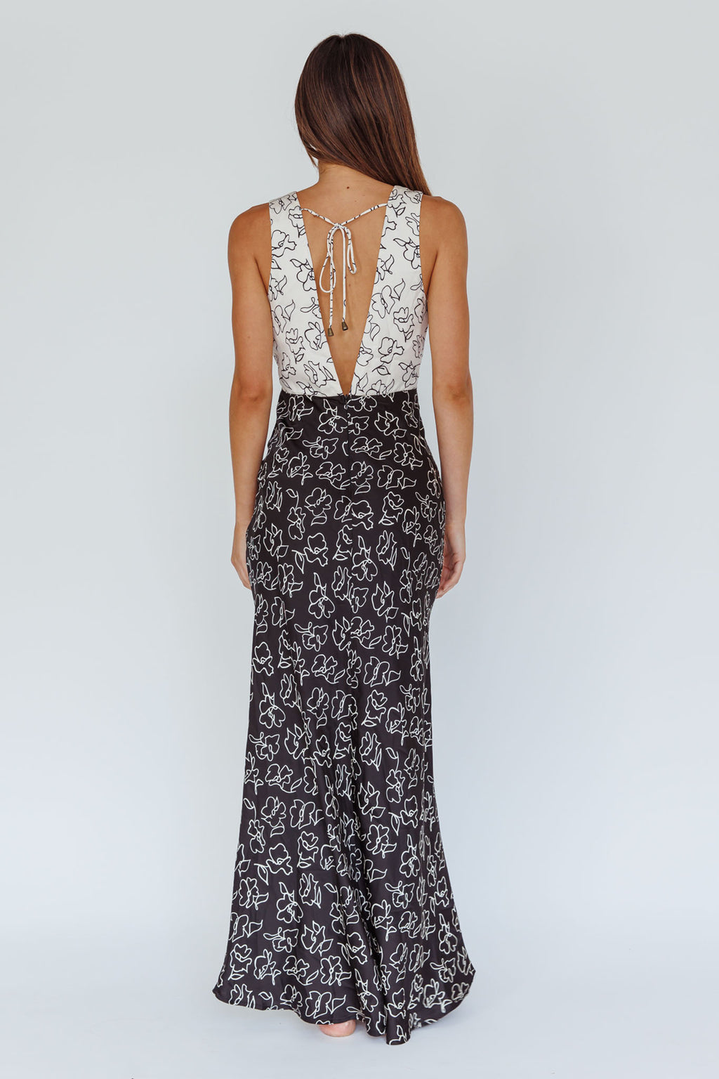 Coucou V-Neckline Maxi Dress Floral White/Black by Selfie Leslie