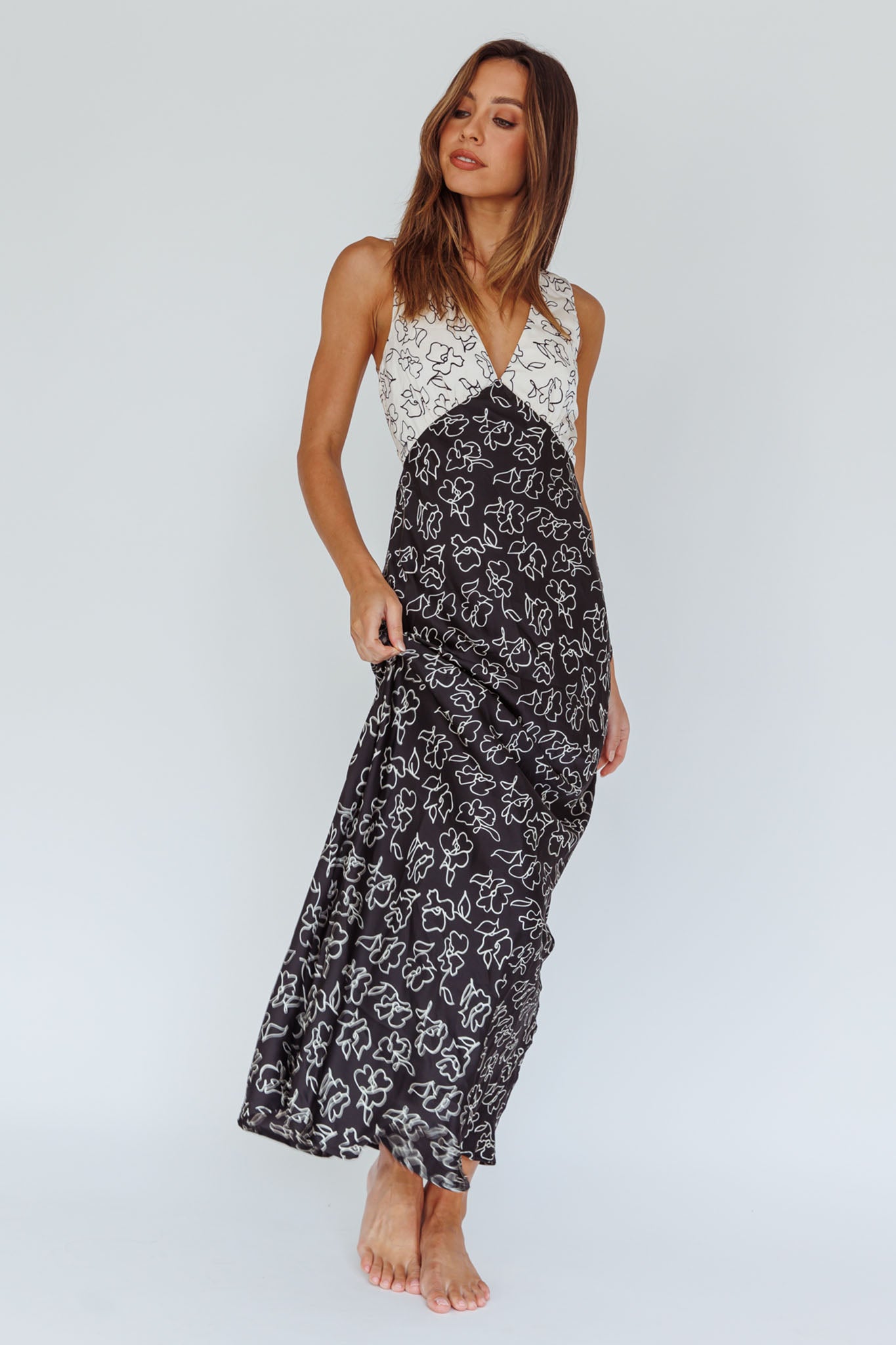 Coucou V-Neckline Maxi Dress Floral White/Black by Selfie Leslie